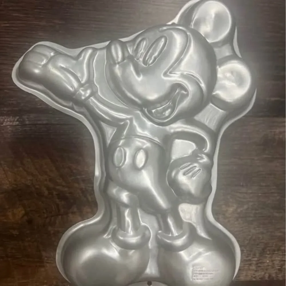 VINTAGE 1995 Mickey Mouse Cake Mold-Never Used